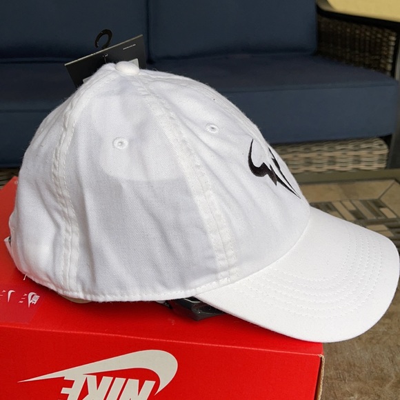 NIKE AEROBILL LIGHTWEIGHT BREATHABLE COMFORT CAP - Picture 13 of 16